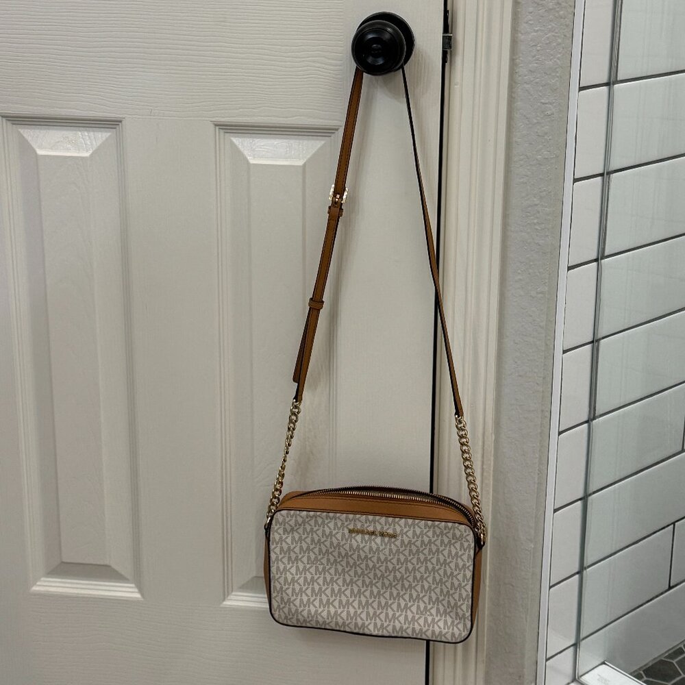 Michael Kors Jet Set Medium Logo Printed Crossbody White & - Picture 3 of 17